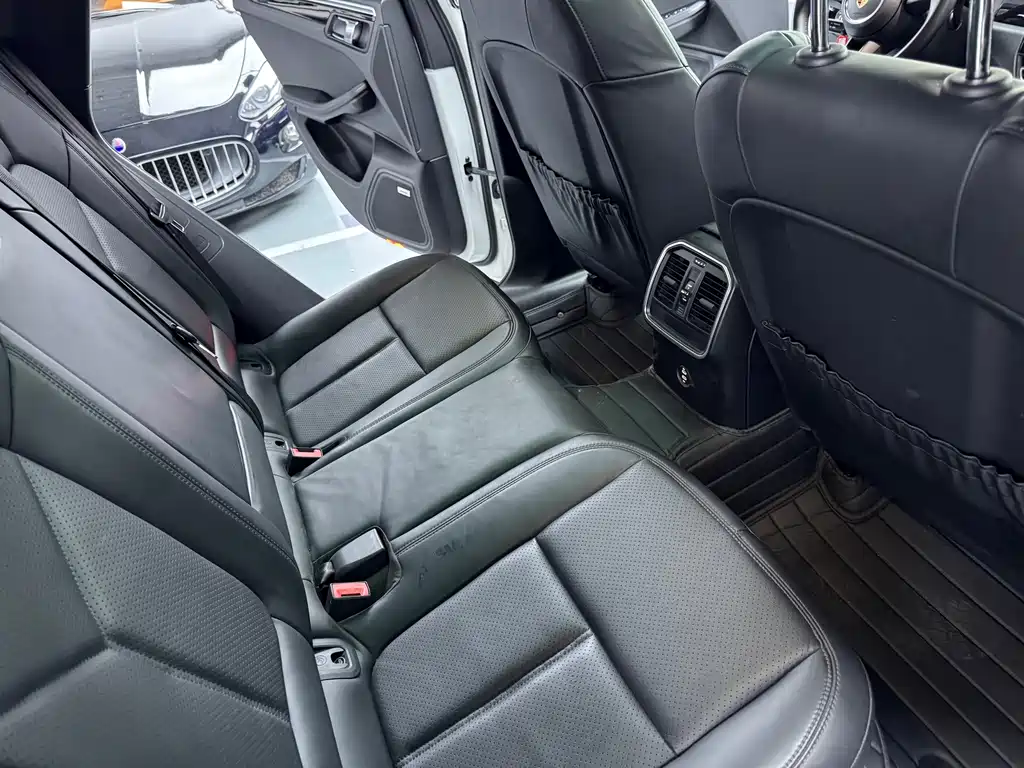 Porsche Macan — миниатюра 15