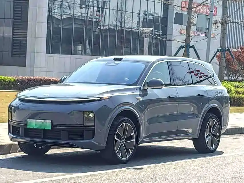 Li Auto Li L8 2025