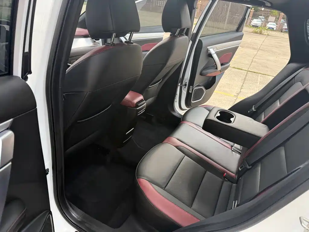 Geely Binyue — миниатюра 16