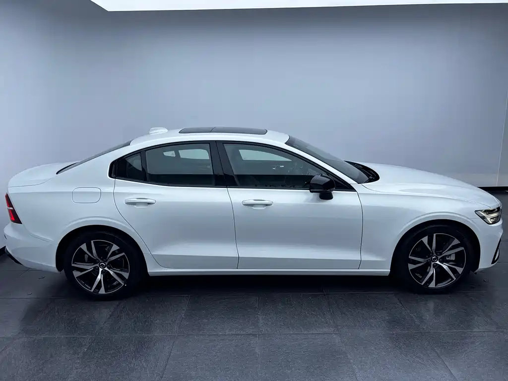 Volvo S60 — миниатюра 6