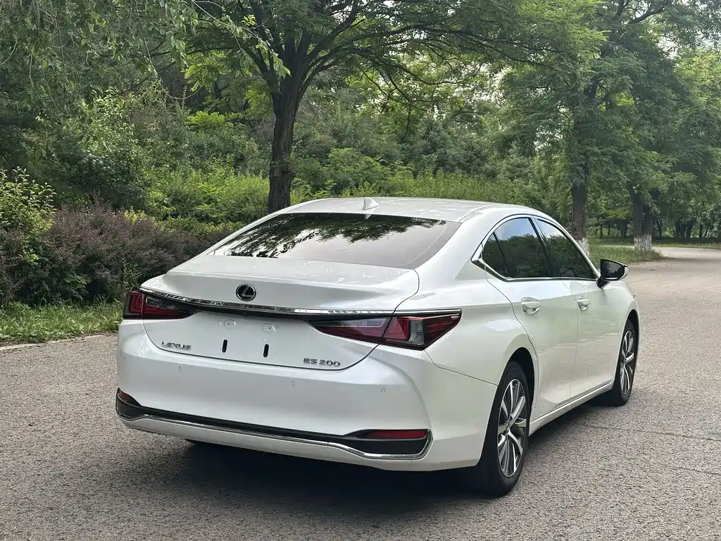 Lexus ES — миниатюра 4
