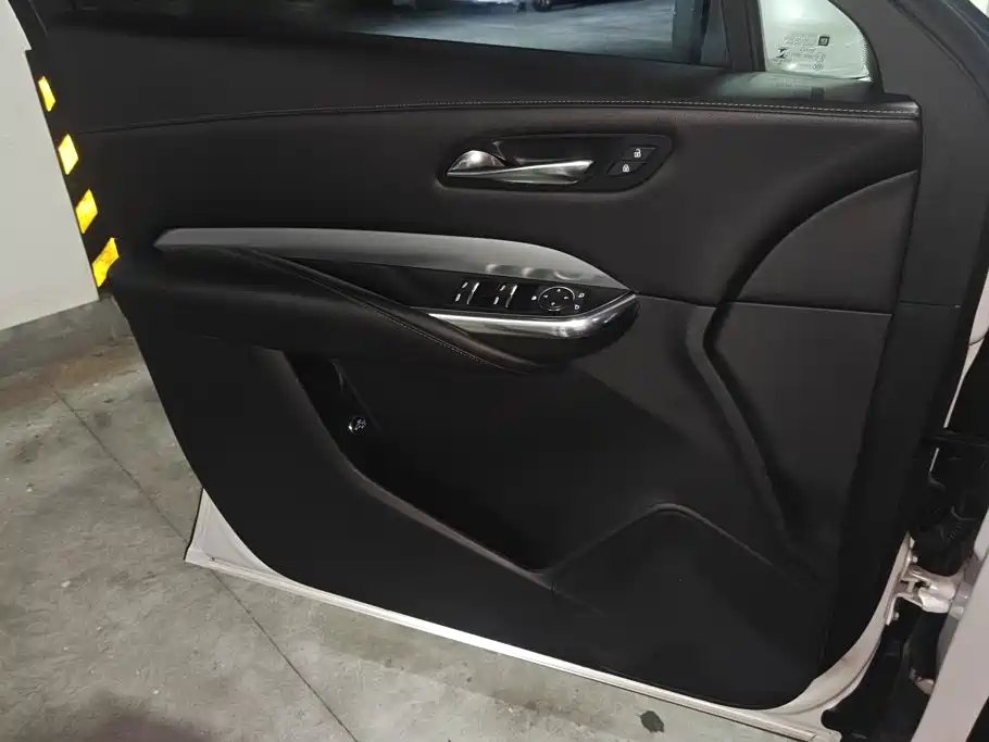 Cadillac XT4 — миниатюра 7