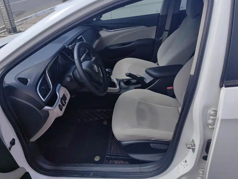 Buick Excelle — миниатюра 9