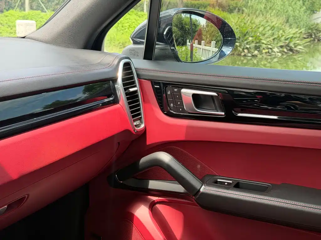 Porsche Cayenne Hybrid — миниатюра 11