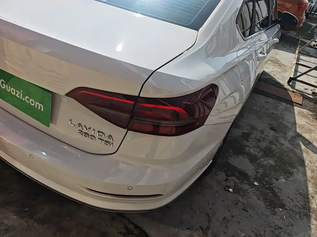 Volkswagen Lavida — миниатюра 8