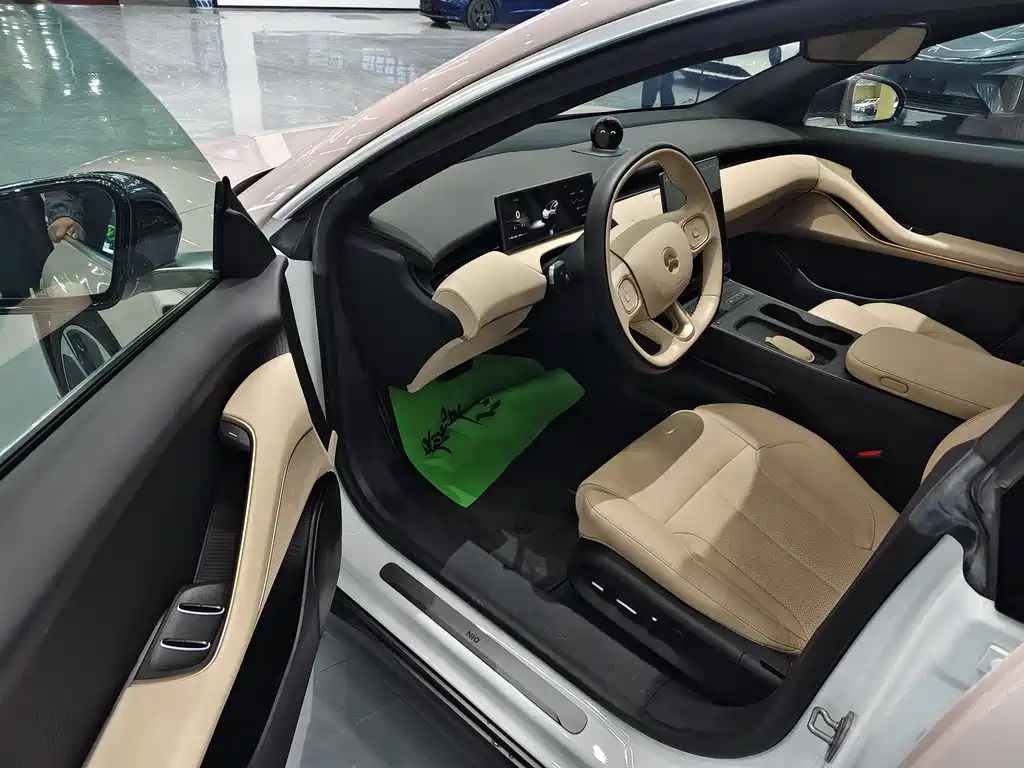 NIO NIO ET5T