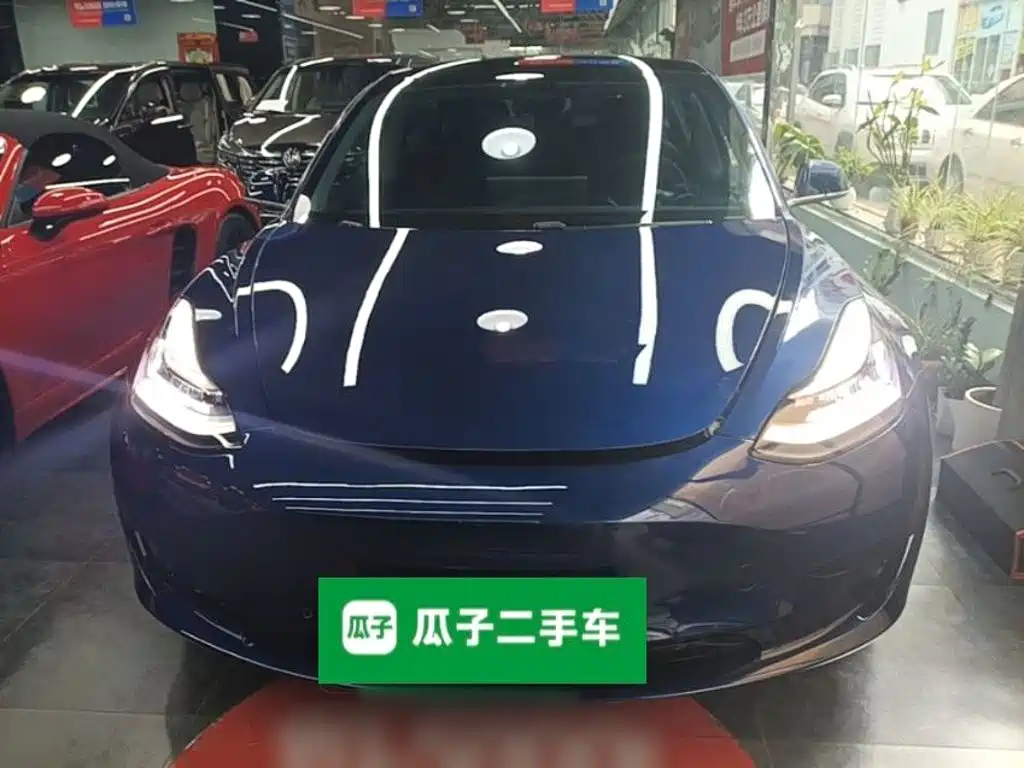 Tesla Model 3 — миниатюра 3