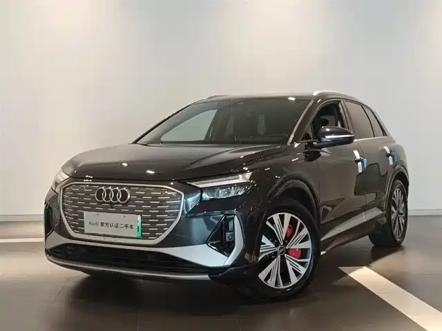 AUDI Q4 E TRON 2024