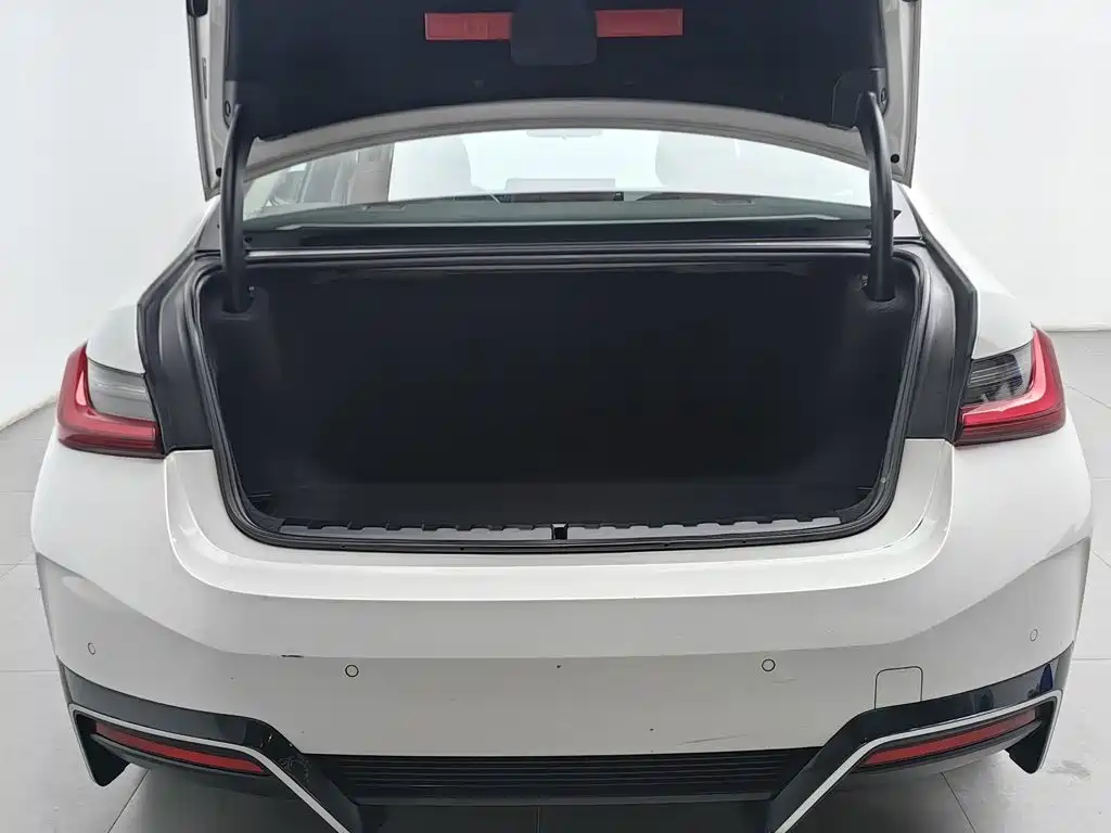 BMW i3 — миниатюра 16