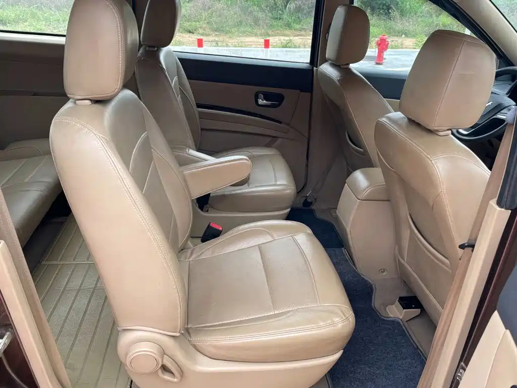 Wuling Hongguang — миниатюра 6