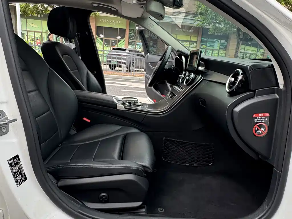 Mercedes-Benz C-Class — миниатюра 20