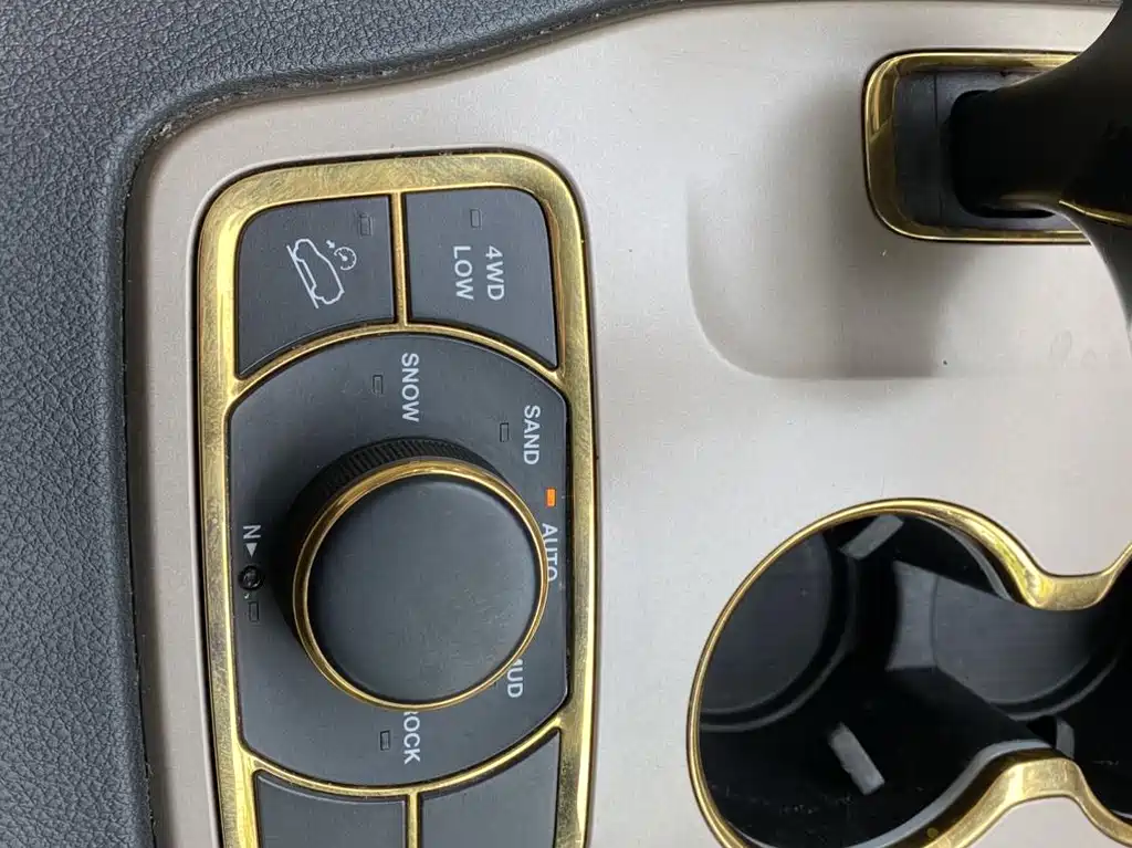 Jeep Grand Cherokee (Import) — миниатюра 13