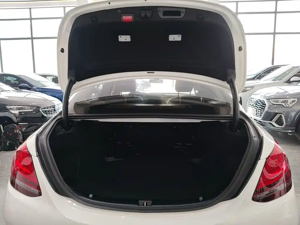 Mercedes-Benz C-Class — миниатюра 19