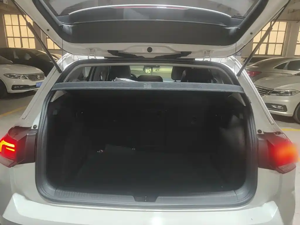 Volkswagen Golf — миниатюра 19
