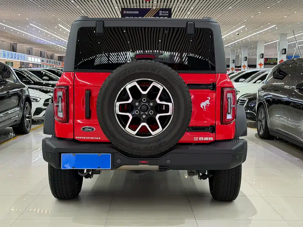 Ford Bronco — миниатюра 5