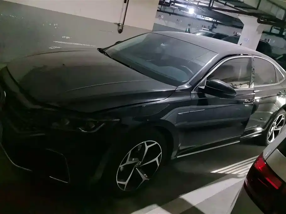 Volkswagen Passat 2023