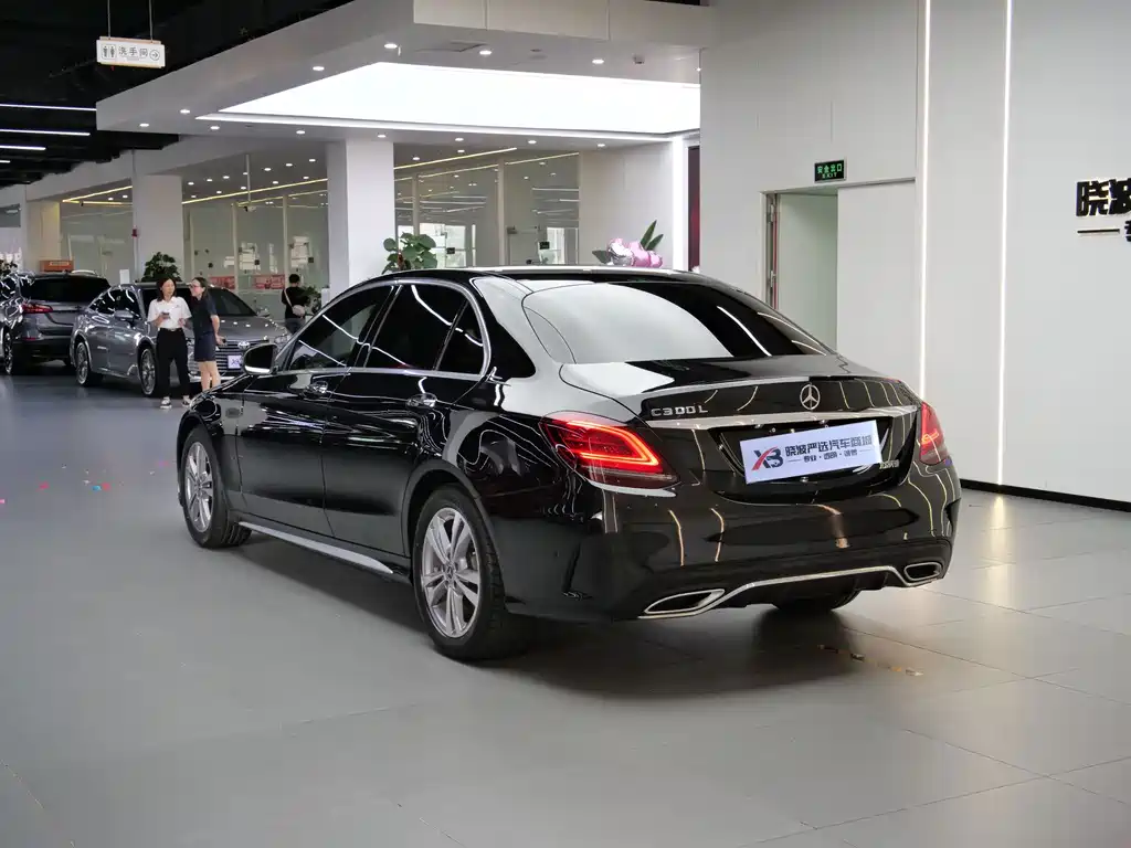 Mercedes-Benz C-Class — миниатюра 4