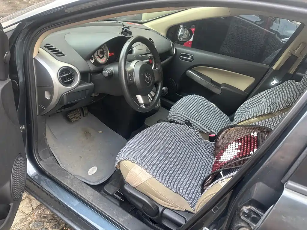 Mazda 2 — миниатюра 5