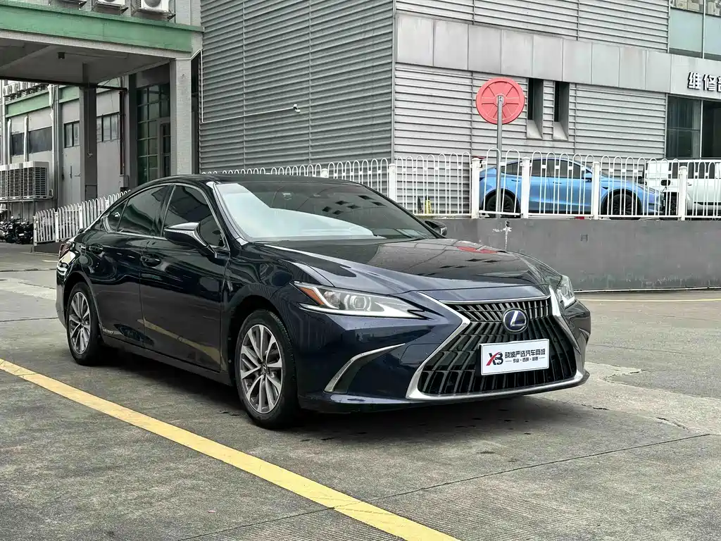 Lexus ES — миниатюра 2