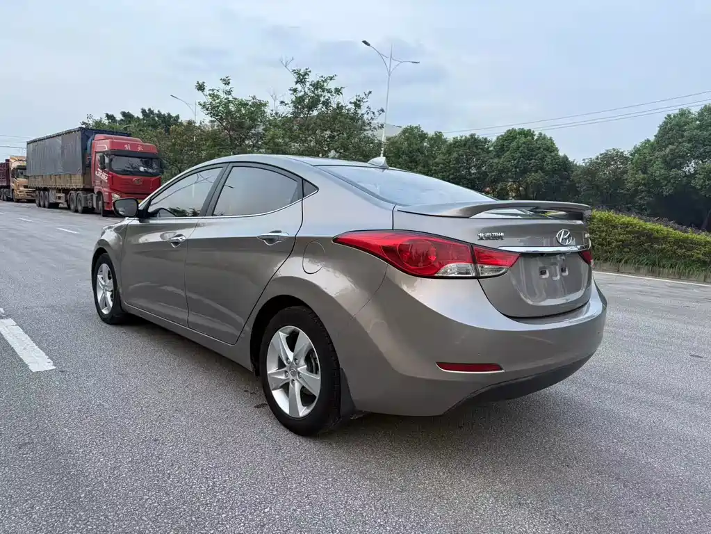 Hyundai Elantra Langdong — миниатюра 4