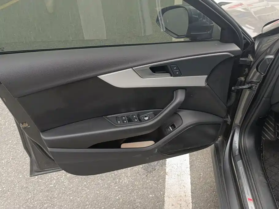 Audi A4L — миниатюра 7