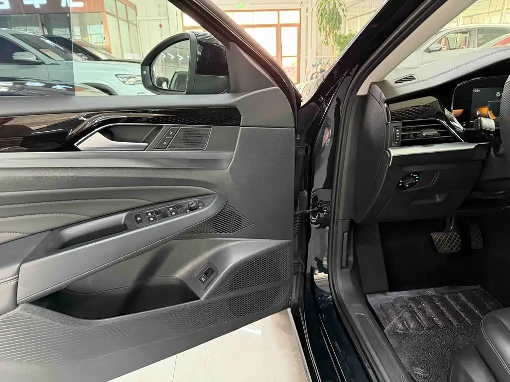 Volkswagen Passat 2022 280TSI Elite