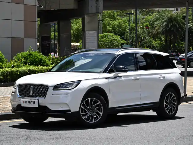 LINCOLN ADVENTURER 2022