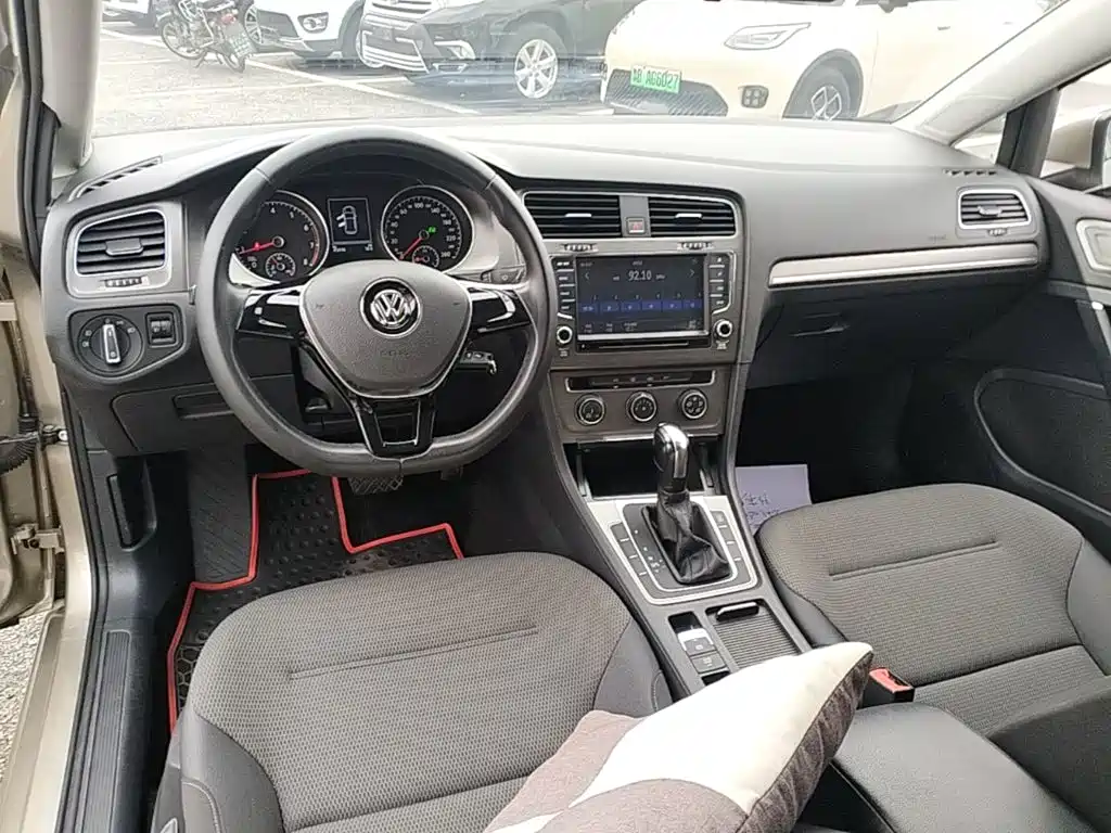 Volkswagen Golf — миниатюра 10