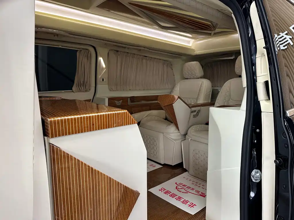 Mercedes-Benz V-Class — миниатюра 9