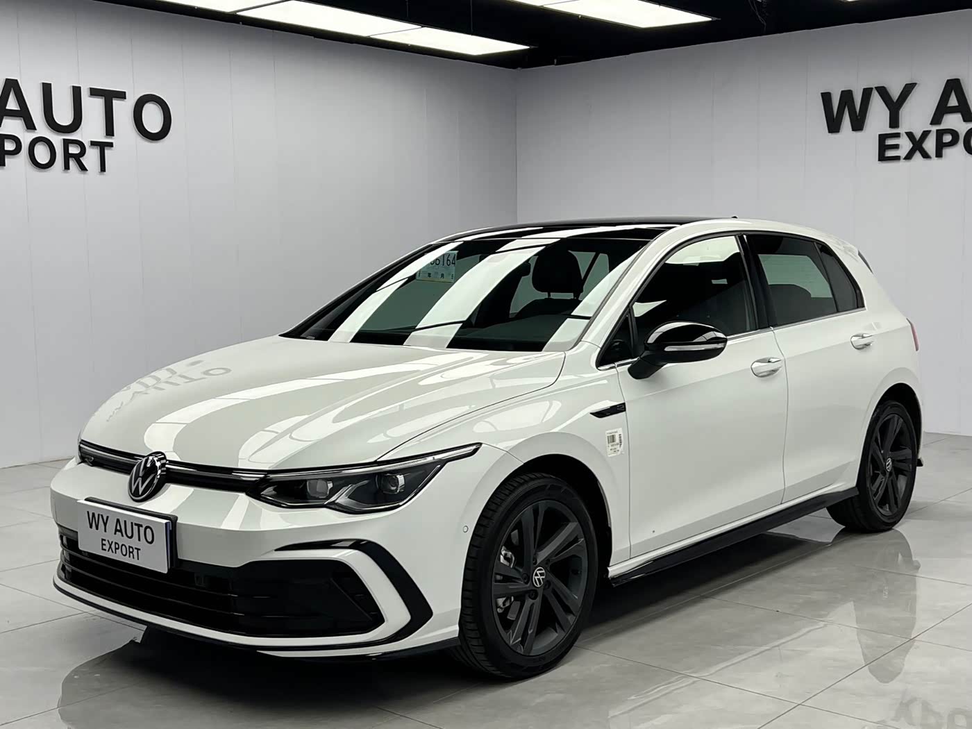 Volkswagen Golf 1.4 л 2022 г. Белый, пробег 46000 км