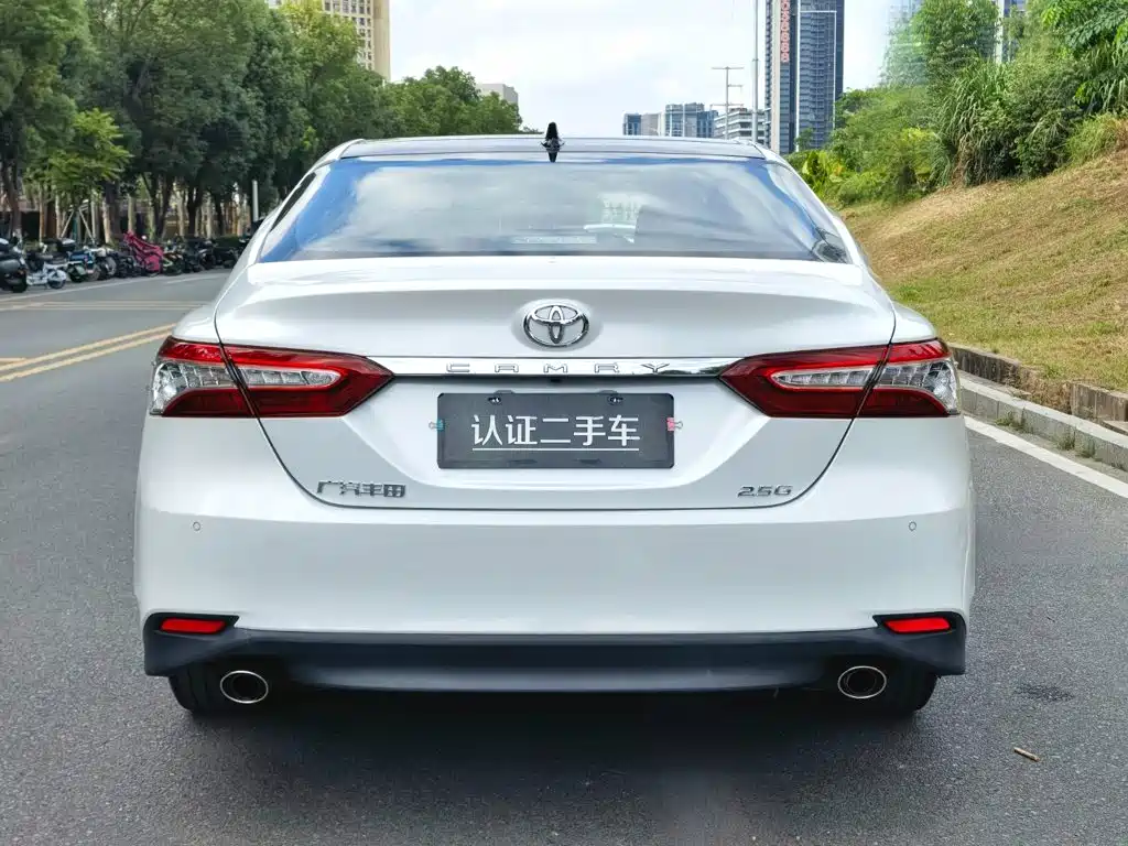 Toyota Camry — миниатюра 6