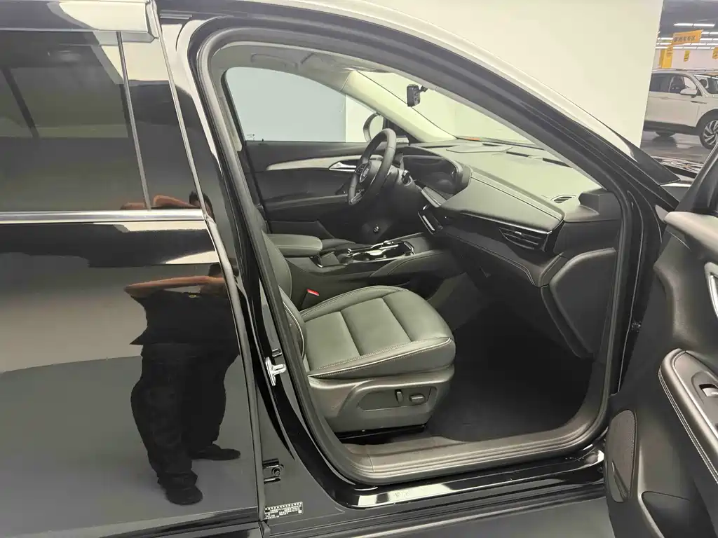Buick Envision Plus Plus 2025 Plus 28T Platinum