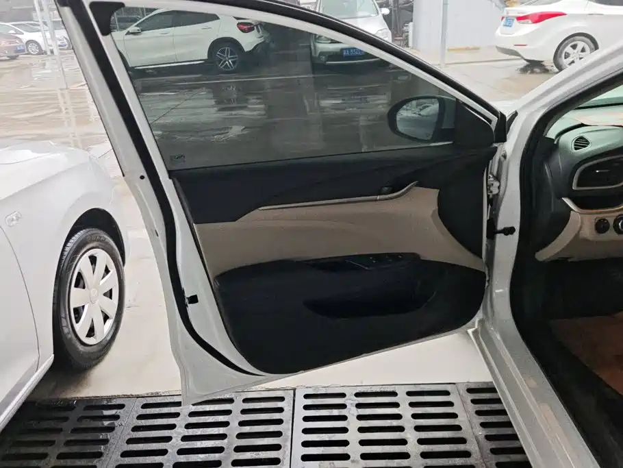 Buick Excelle — миниатюра 7