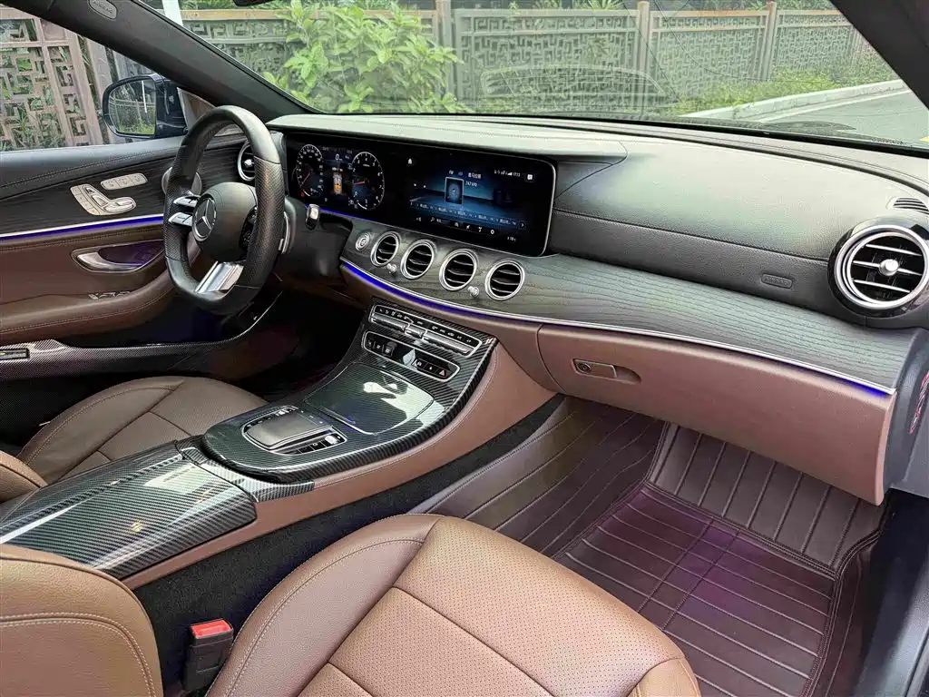 Mercedes-Benz E-Class — миниатюра 8