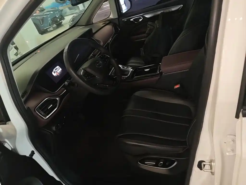 GAC Motor Trumpchi M6 — миниатюра 15