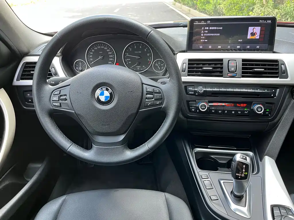 BMW 3 Series — миниатюра 8