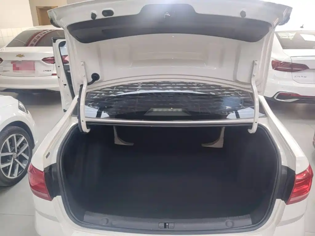 Volkswagen Lavida — миниатюра 19