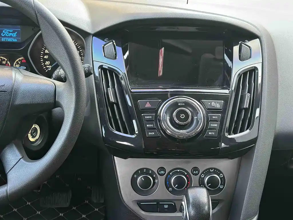 Ford Focus — миниатюра 18