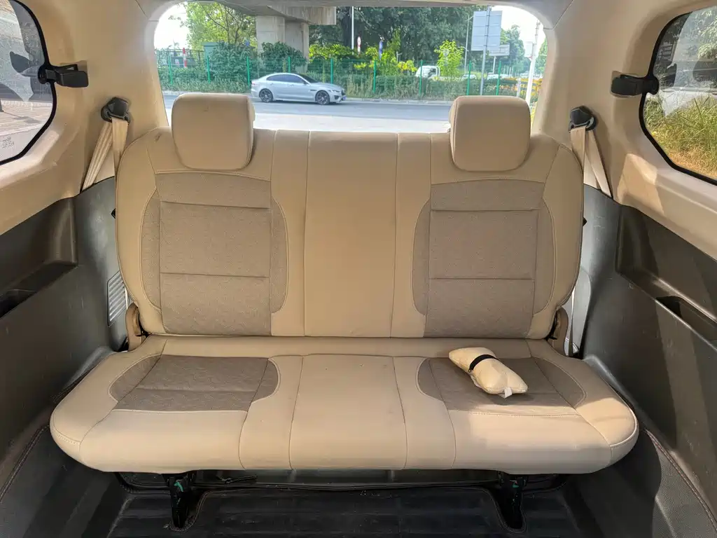 Wuling Hongguang — миниатюра 11