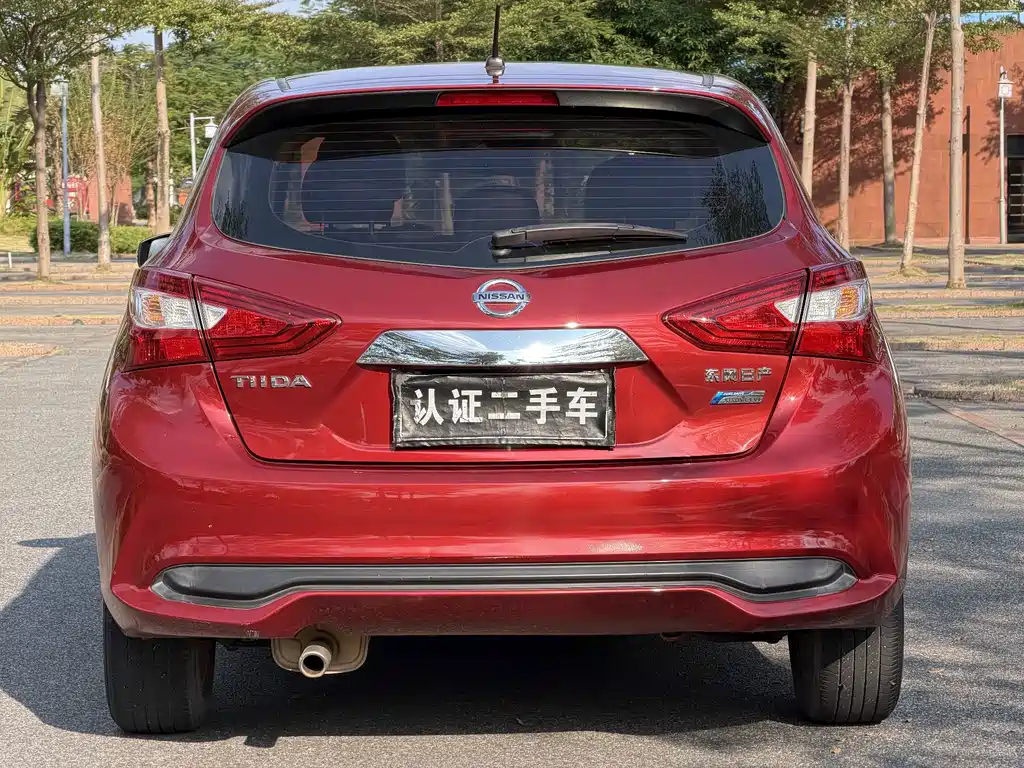 Nissan Tiida — миниатюра 9