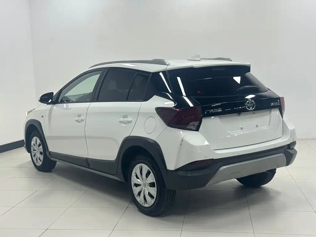 Toyota Yaris L — миниатюра 7