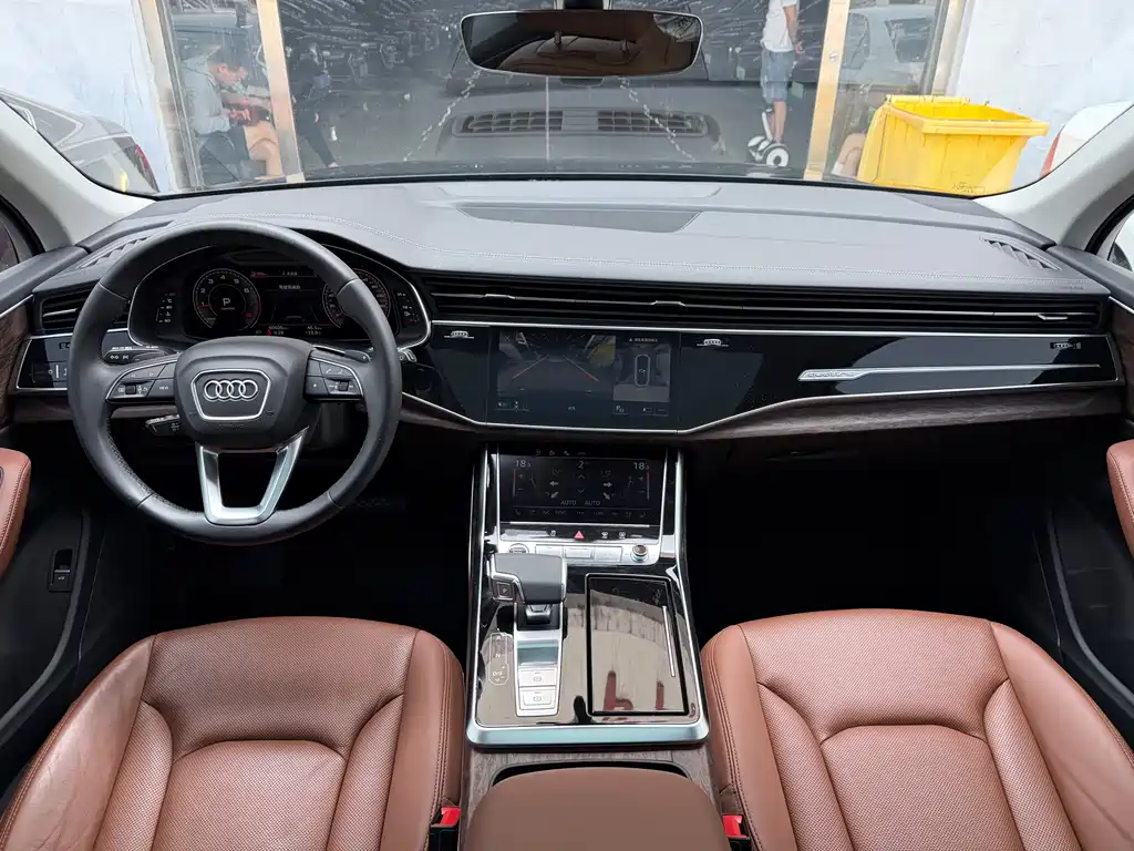 Audi Q7 2023 45 TFSI quattro S line Sport