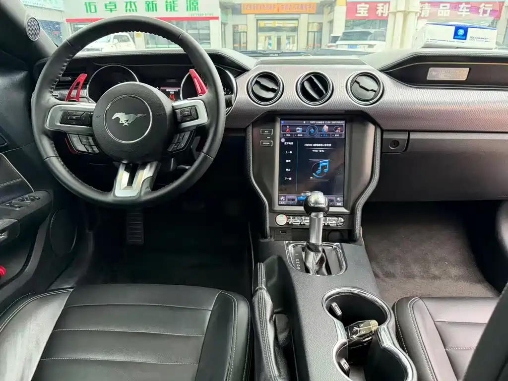 Ford Mustang — миниатюра 4