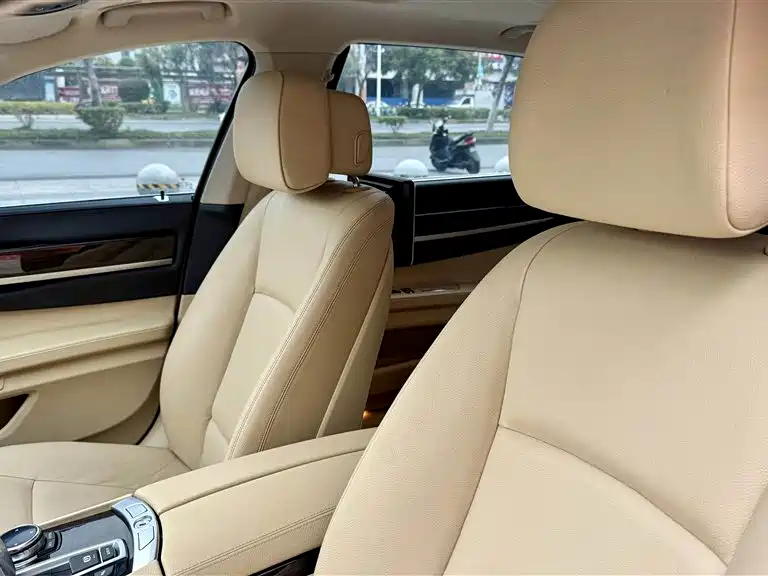 BMW 7 Series 7 2013 730Li Lead