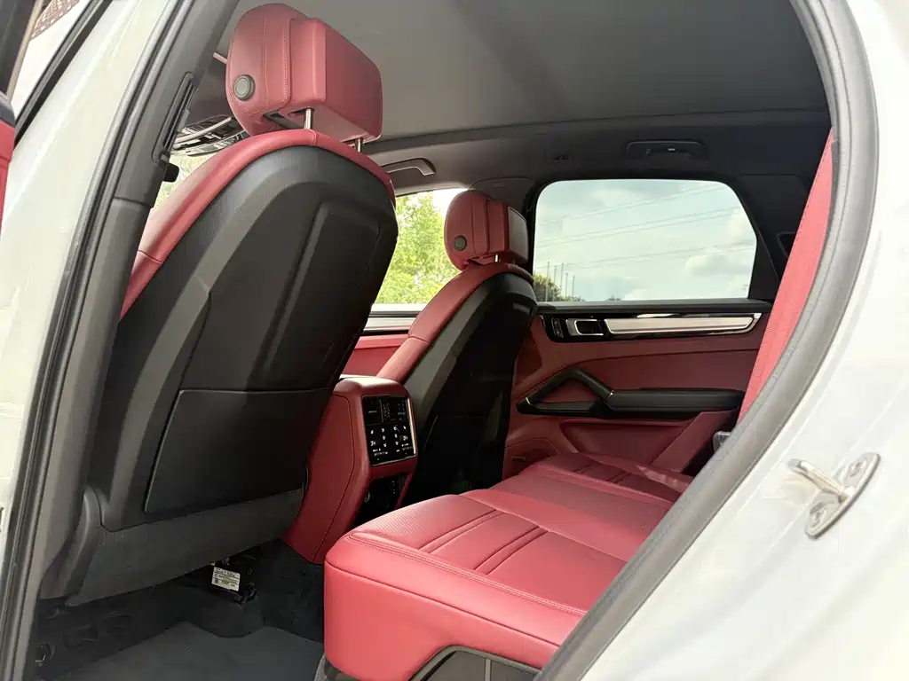 Porsche Cayenne — миниатюра 20