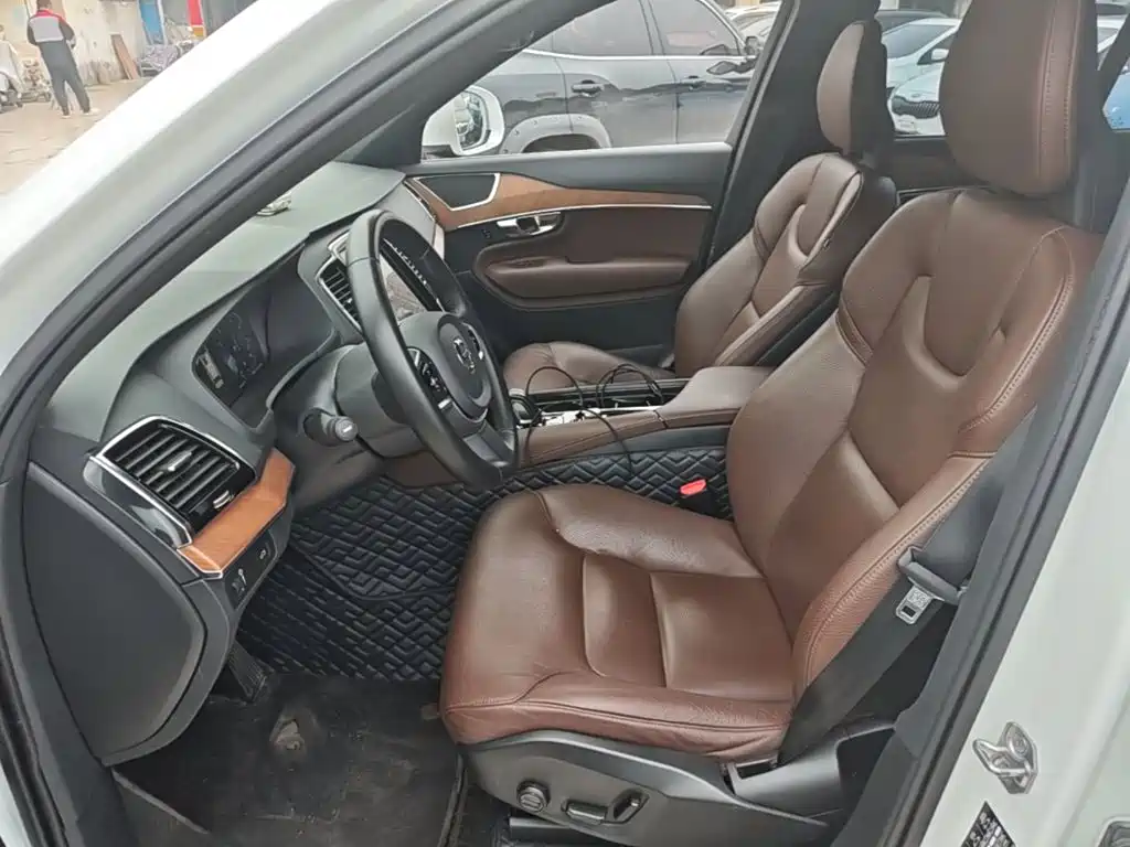 Volvo XC90 — миниатюра 15