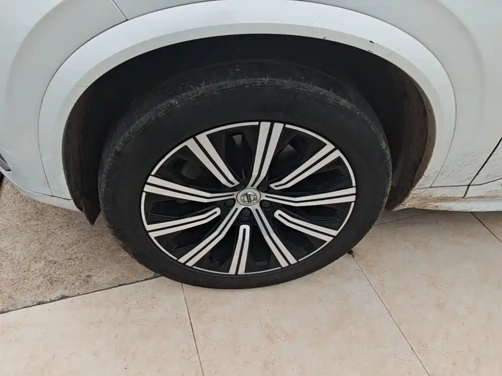 Volvo XC90 — миниатюра 23
