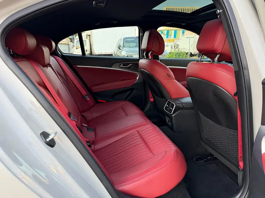 Genesis G70 — миниатюра 14