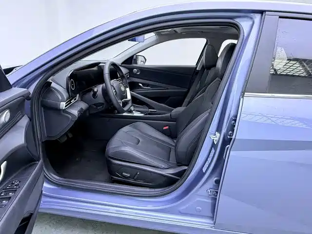 Hyundai Elantra — миниатюра 5