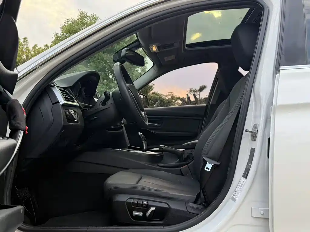 BMW 3 Series — миниатюра 15